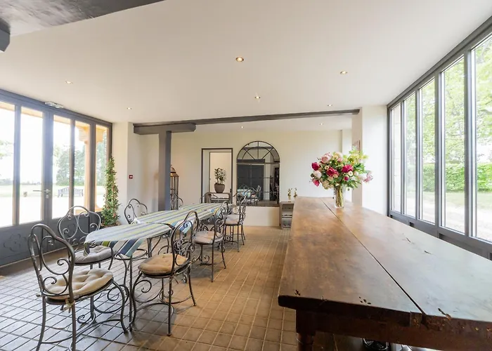 Chateau De Briante Bed & Breakfast Saint-Lager
