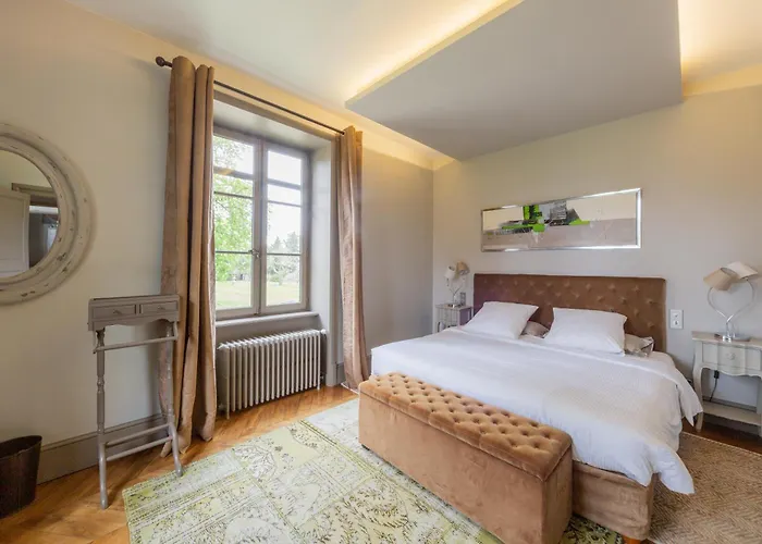 Chateau De Briante Bed & Breakfast 4*