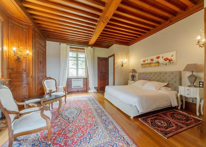 Chateau De Briante 4*