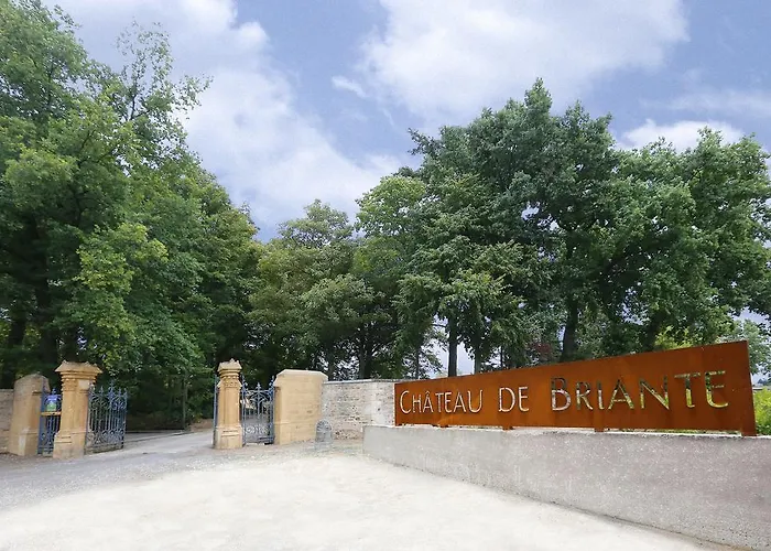 Chateau De Briante Bed & Breakfast